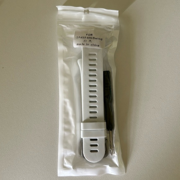 GARMIN SWIM 2 WATCH with Brand New Garmin F45, F45S, and SWIM 2 Watch Bands - Picture 4 of 11